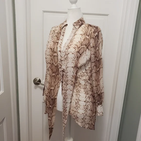 NWT Bar III Snake Print Sheer Tie/Button Front Blouse Size Med. Ret. $59.50 - Picture 7 of 13